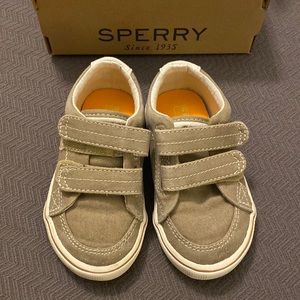 Sperry Little Boys Topsiders. Size 6.